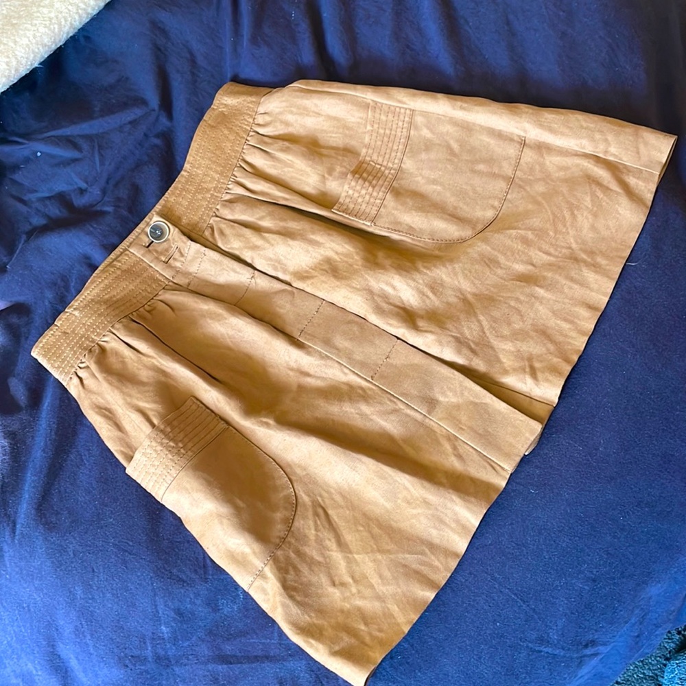 J. Crew beige/ tan skirt with pockets! Size 6